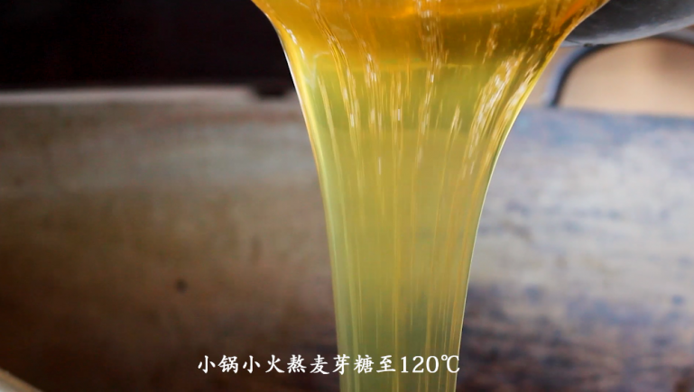 传统美食酥松香脆花生糖,传统老味道,一口茶一口酥糖