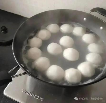 大雪节气将至，大雪必吃的4种美食，鲜香美味，寓意阖家团圆，幸福进家门