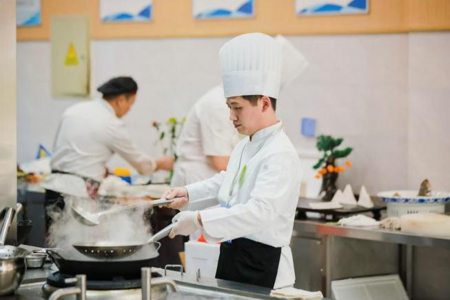 2025年12月18日《中厨 大盘 点心 烧烤 餐饮》招聘求职信息