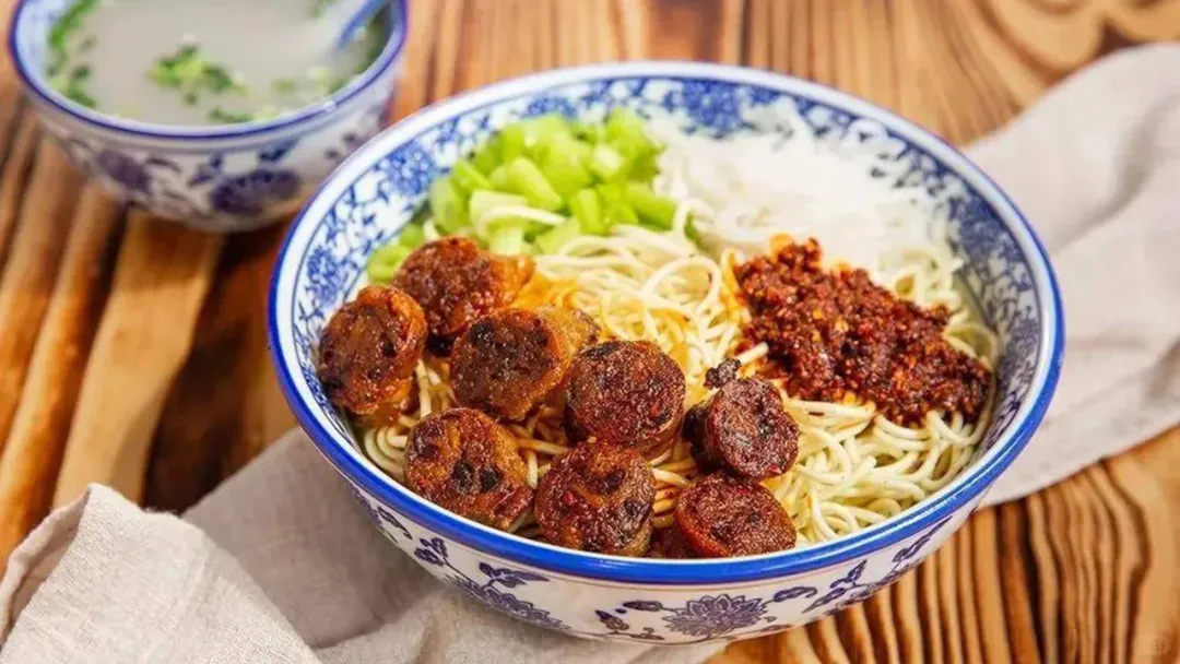 高原西宁的舌尖盛宴与夜市烟火