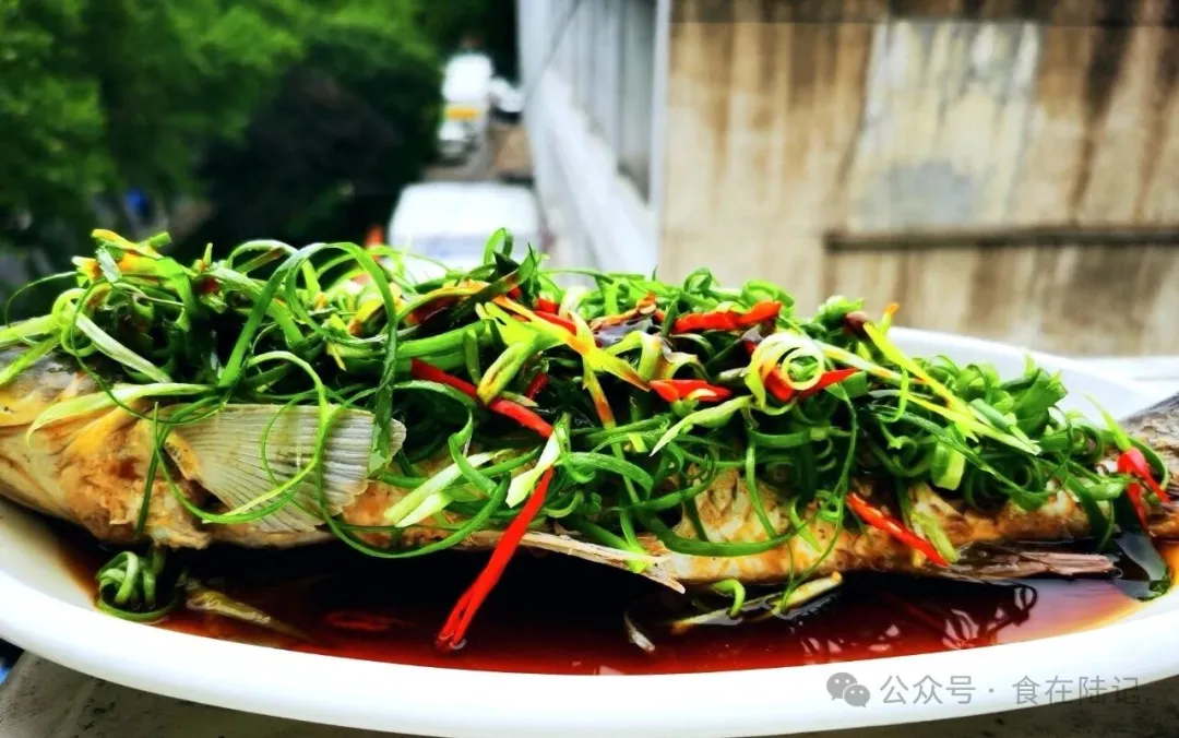 昌邑特色食材葱油潍河鲤鱼