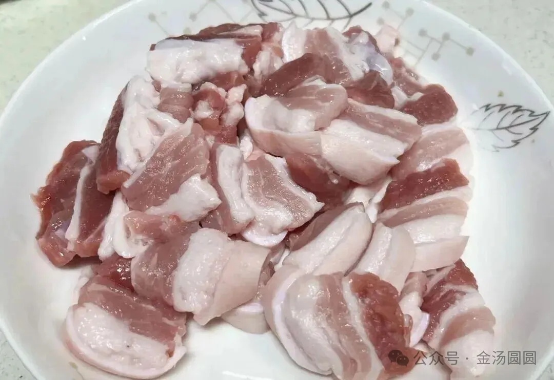 多种食材一锅炖,有肉有菜越吃越暖,营养健康做法简单