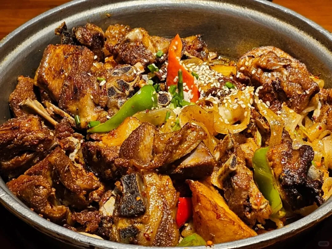 高原西宁的舌尖盛宴与夜市烟火