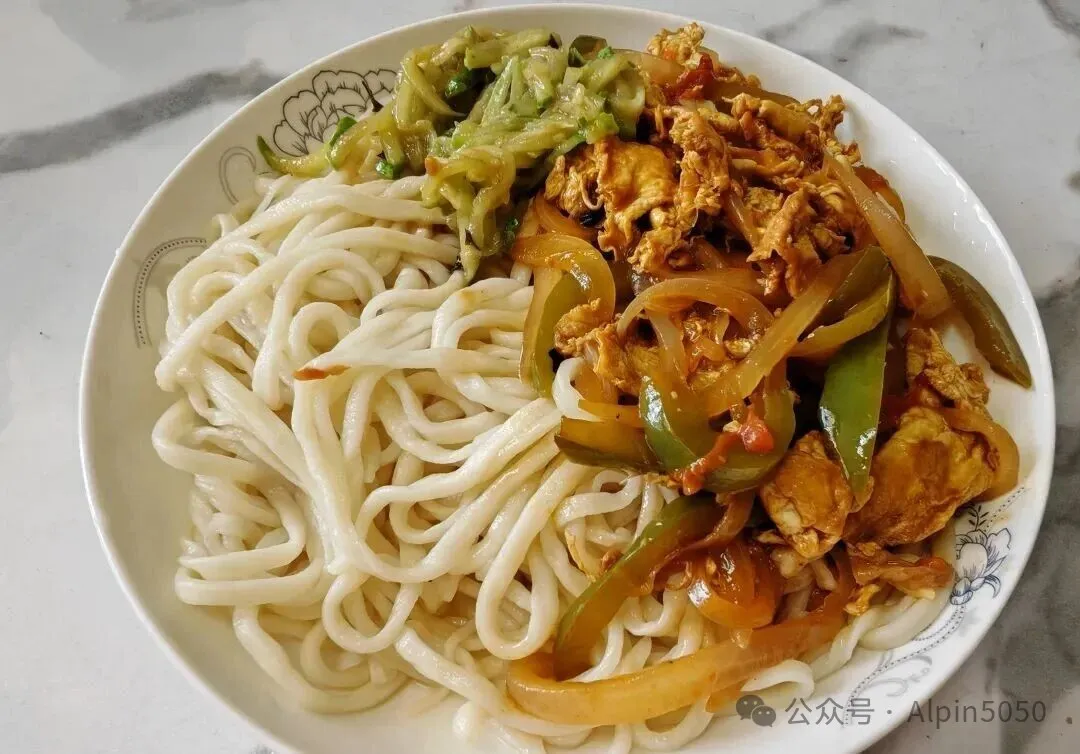 超好吃的打卤面,食材常见,做法也不难!