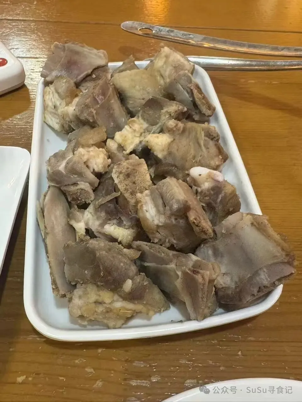 丽江古城吃到了心心念念的炸虫子宴