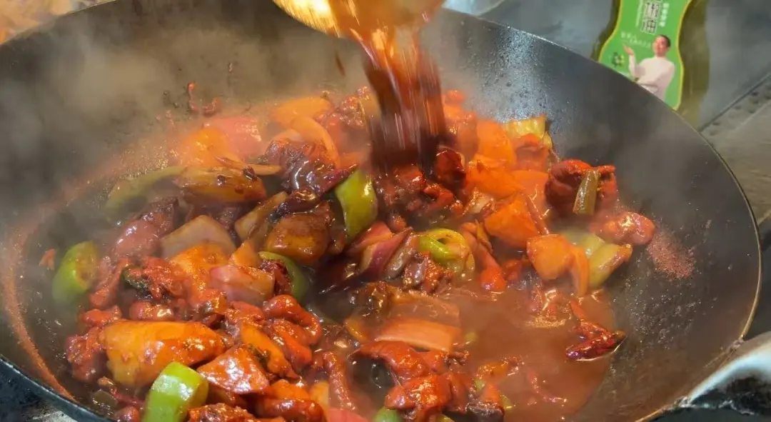 冬日宝藏小城洛宁的美味,一锅滚烫的摇滚江湖