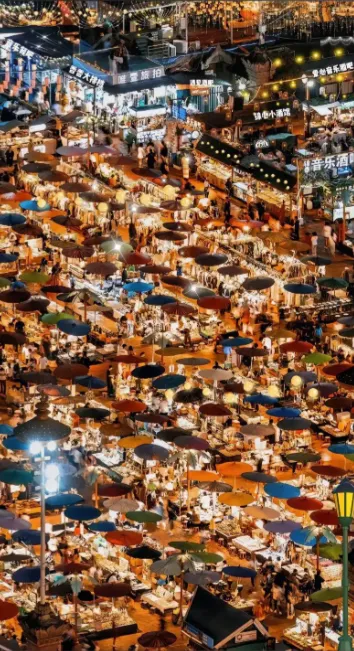 当餐优选5个百年市集,藏着最地道的食材与年俗