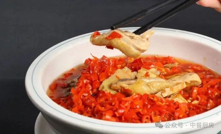 当餐酒楼地方风味菜，鲜醇地道，越吃越香