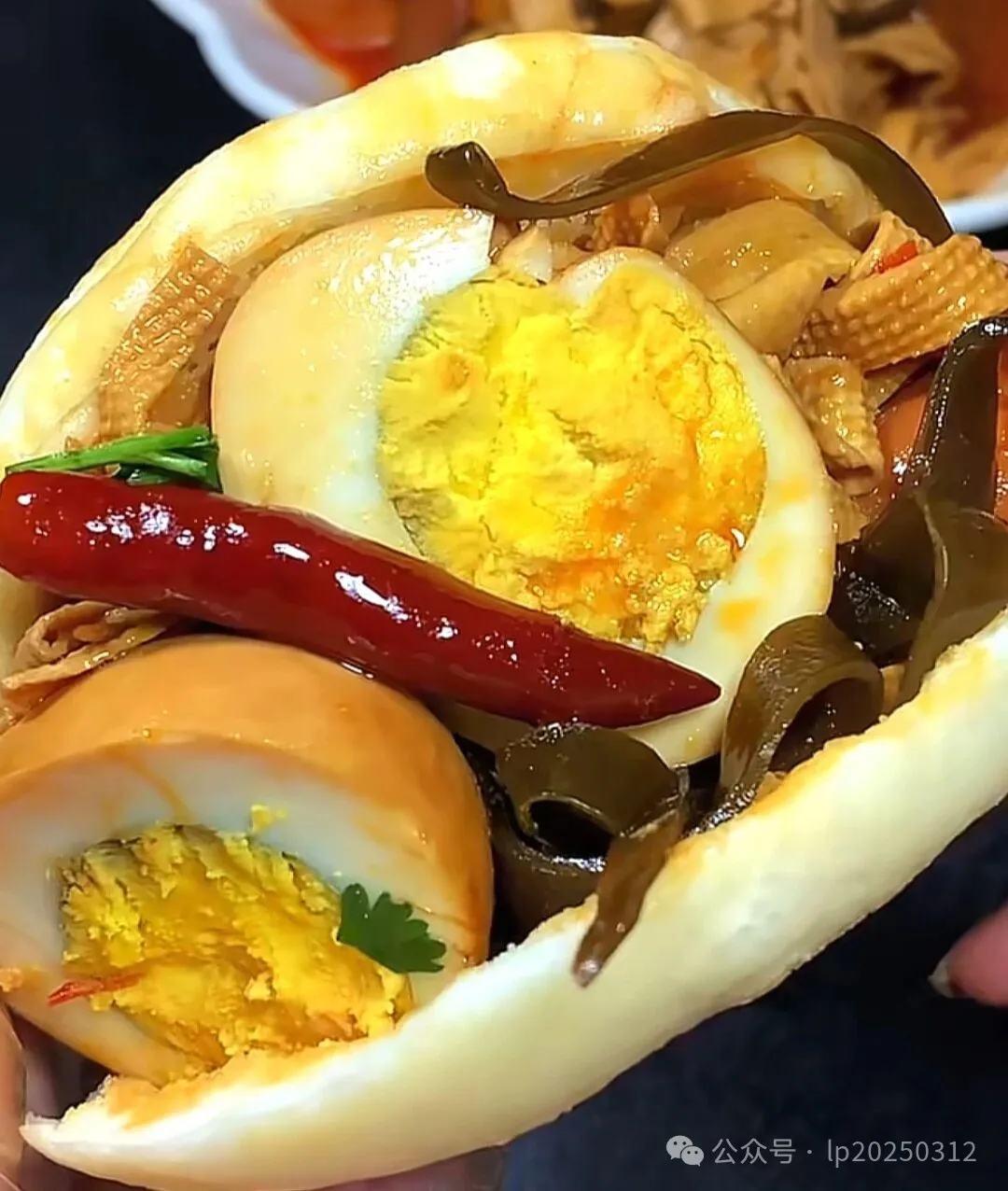 摆摊月入过万!当餐河南烧饼夹菜商用配方,学会摆摊开店都能赚