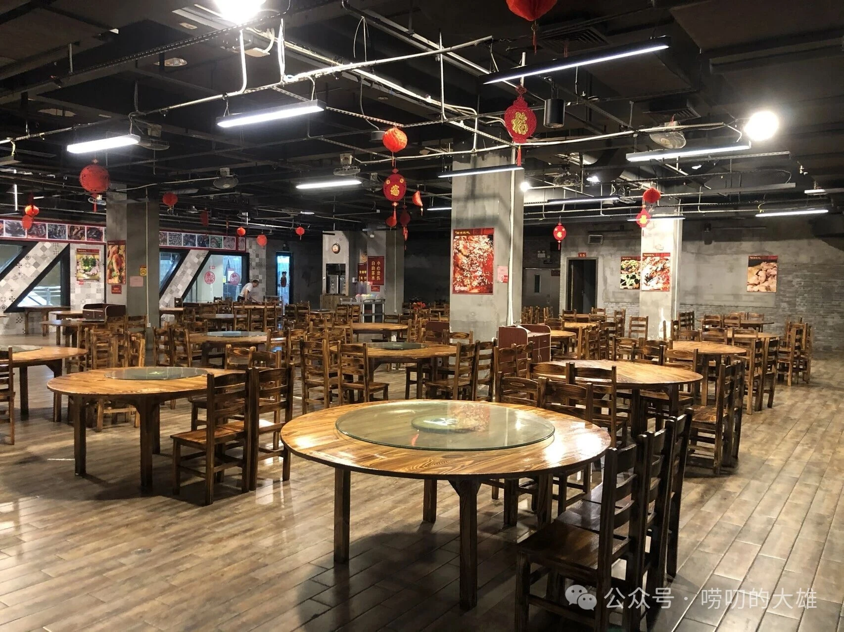 餐饮“收尸人”上门那天,我们才知道老板的“庙”早空了