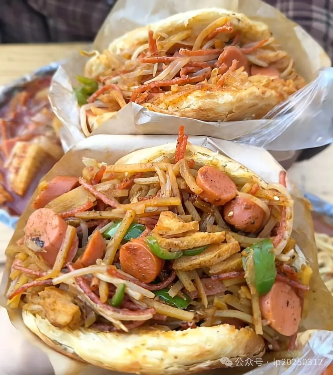 摆摊月入过万!当餐河南烧饼夹菜商用配方,学会摆摊开店都能赚