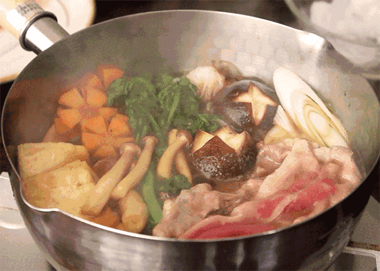 当餐食养炖一锅健脾大杂烩,感受五色食材的滋养