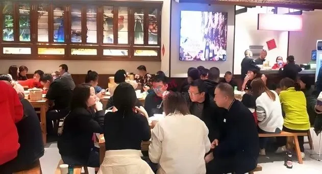 风向变了!餐饮巨头集体“下乡”,抢红利?