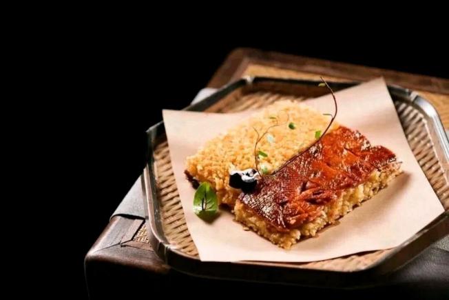 当餐酒楼融合菜，选料严格把关