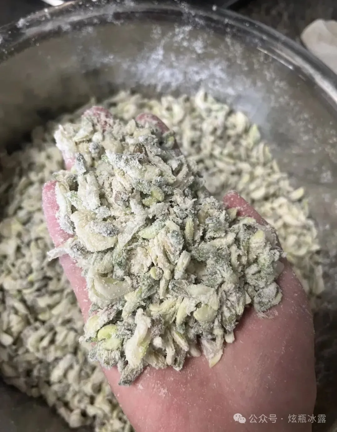 洋槐花做的时令菜品在你们老家也吃吗?