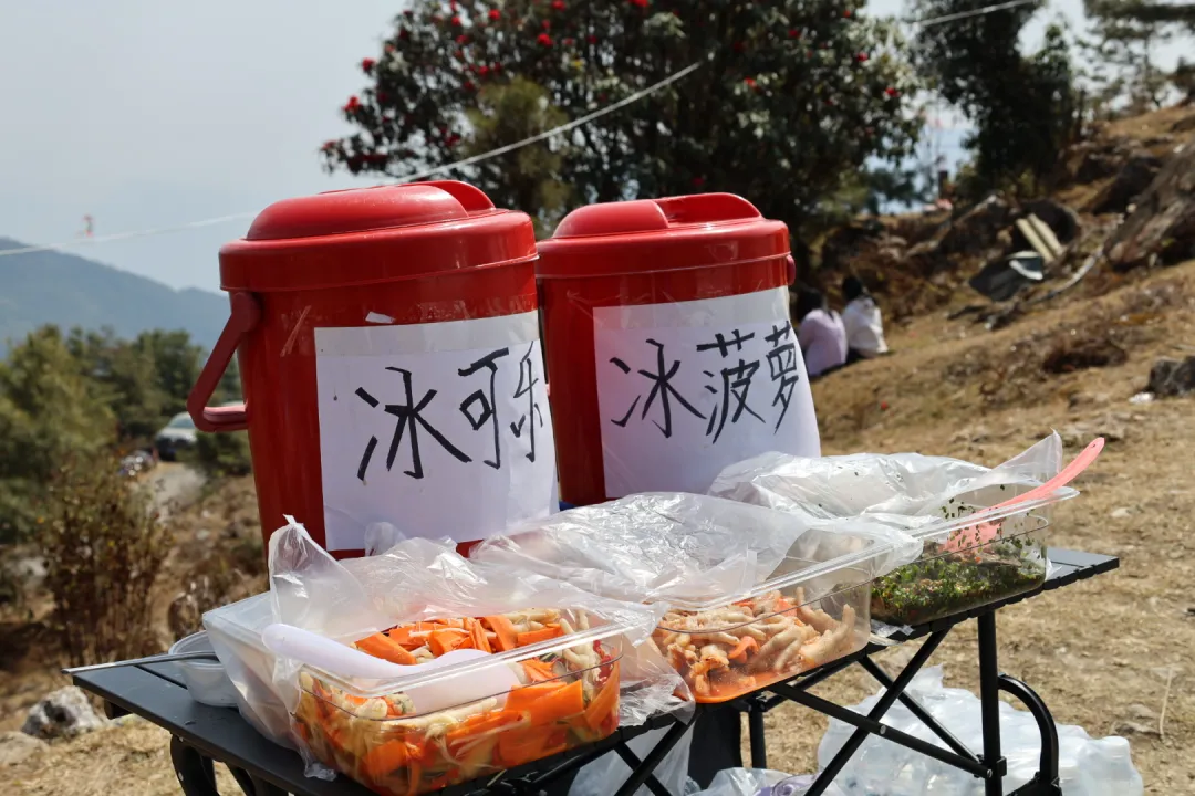 打歌弹唱品美食 碧寨山野闹元宵