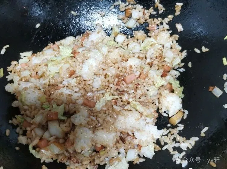 简单而美味的家常美食,蛋炒饭这么做真的太香啦!