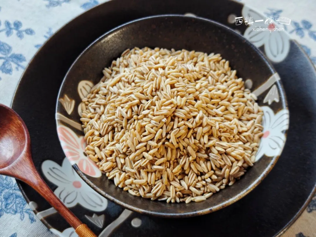 当餐优选食材裸燕麦胚芽米,边煮边发芽,有草原药粮之称!