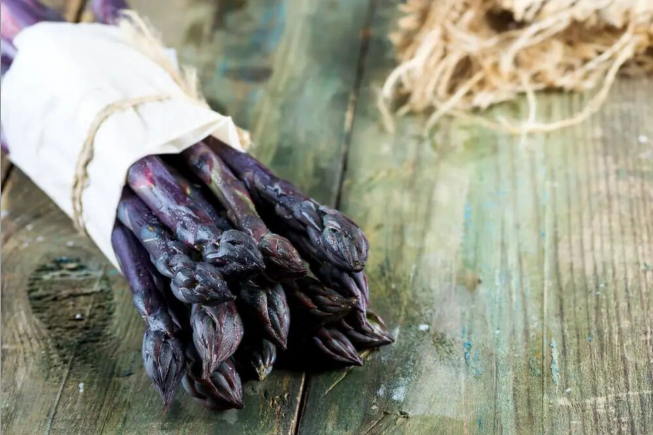 品质超群 紫色有机芦笋 生吃脆甜 富含氨基酸 令人赞不绝口