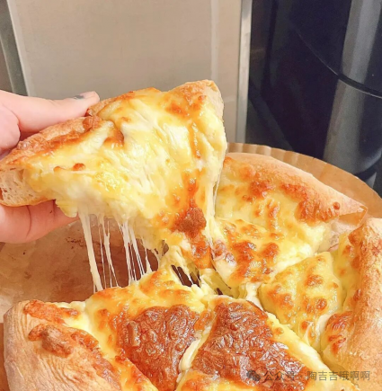 头一次感受到榴莲的杀伤力，果肉做美食、果核种盆栽、壳子做装饰