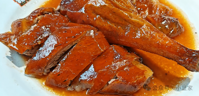 顺德容桂美食，工作日的中午，这么大的场子居然全坐满了！烧排骨真是好吃