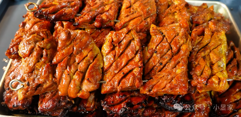 顺德容桂美食，工作日的中午，这么大的场子居然全坐满了！烧排骨真是好吃