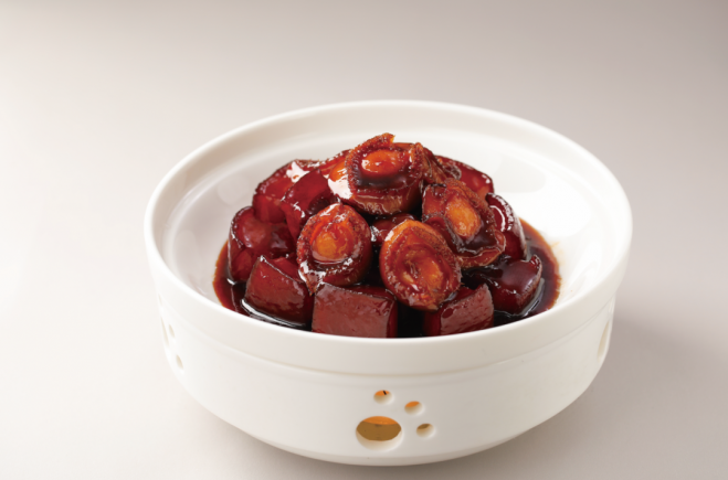 当餐酒楼热卖融合菜，选料严格把关