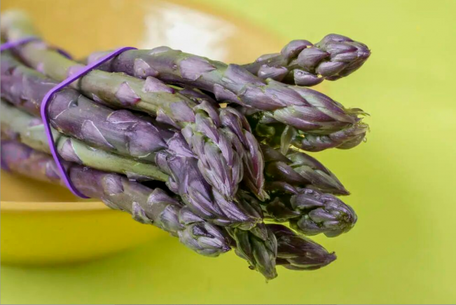 品质超群 紫色有机芦笋 生吃脆甜 富含氨基酸 令人赞不绝口