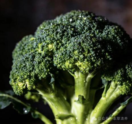 高血压的人,一定要少做这3件事(附科学饮食建议)