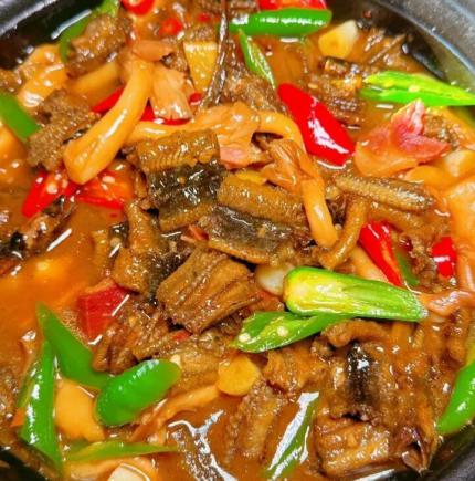 地方特色美食之常山龙绕泥鳅的制作