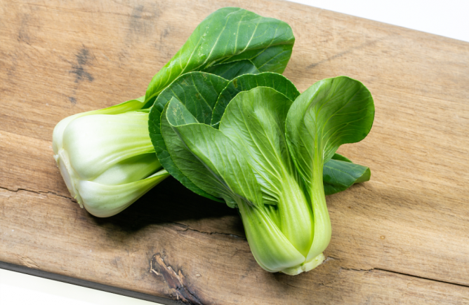 上海青，又称小白菜、青江菜或油菜