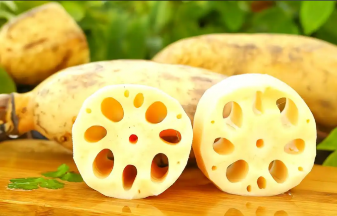 莲藕作为"水中人参"，是兼具食用价值和药用功效的神奇食材