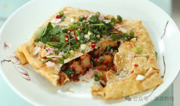 贵州必吃美食--蛋包洋芋 | 一口下去，鸡蛋皮包不住的洋芋香！