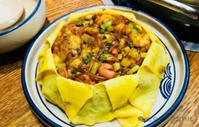 贵州必吃美食--蛋包洋芋 | 一口下去，鸡蛋皮包不住的洋芋香！