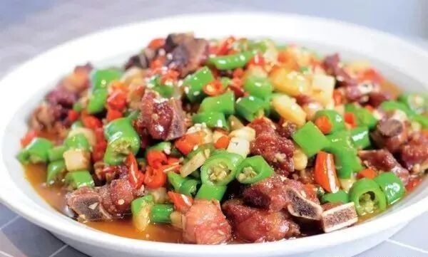 当餐酒楼招牌菜,鲜香四溢