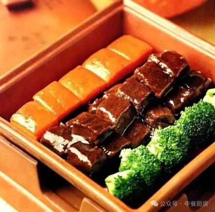 当餐酒楼热卖菜，鲜香四溢
