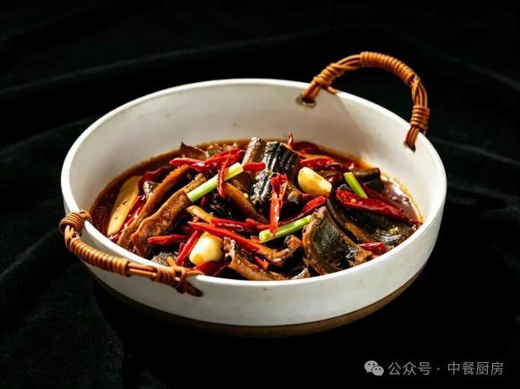 当餐酒楼热卖菜，鲜香四溢